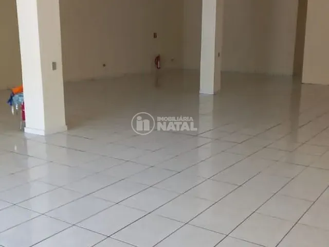 Sobrado à venda, no bairro Centro em Londrina