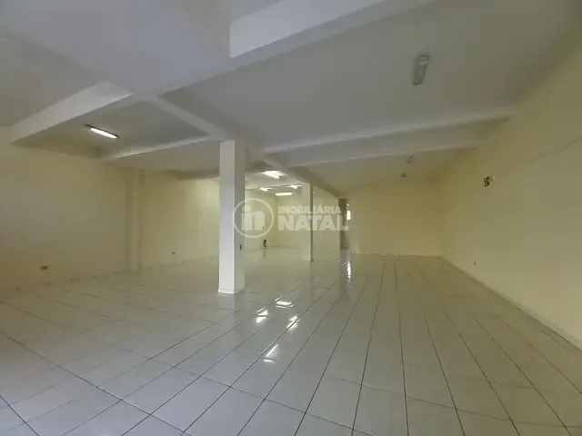 Sobrado à venda, no bairro Centro em Londrina