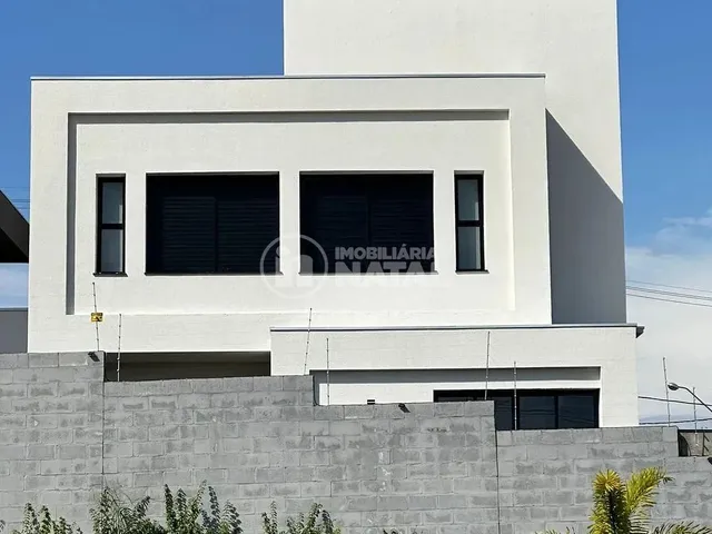 Sobrado com 275m² 3 quartos e 5 banheiros, à venda, no bairro PARQUE TAUÁ em Londrina