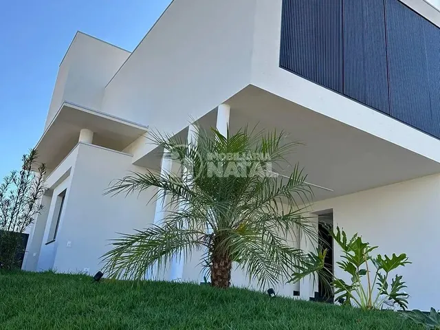 Sobrado com 275m² 3 quartos e 5 banheiros, à venda, no bairro PARQUE TAUÁ em Londrina
