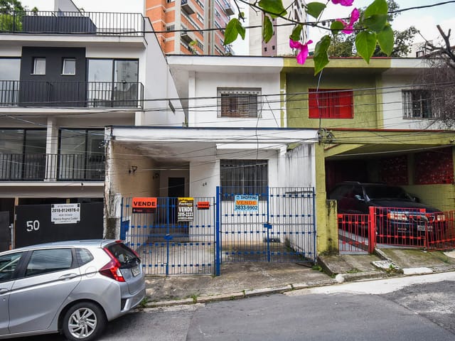Foto do Sobrado - Casa com quintal à venda perto do Metrô Vila Madalena! O sobrado dos seus sonhos, com 2 quartos e garagem, no Bairro Sumaré (São Paulo, SP)! | Pecoraro Imóveis