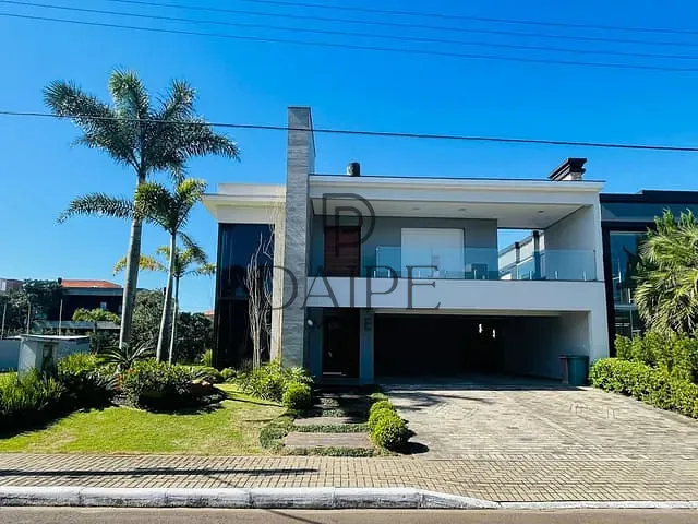 Sobrado com 500m² 5 quartos e 6 banheiros, à venda, no bairro Morada do Sol em Capão da Canoa