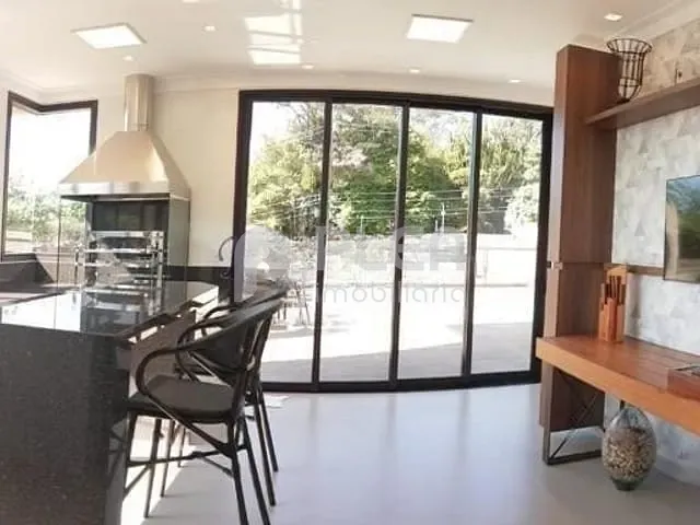Sobrado com 1000m² 5 quartos e 7 banheiros, à venda, no bairro Vila Albertina em São Paulo