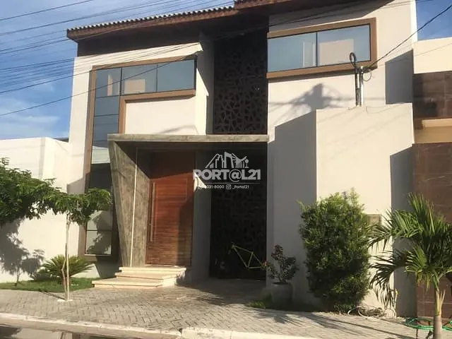 Sobrado com 330m² 4 quartos e 5 banheiros, à venda, no bairro Cidade Universitária em Petrolina