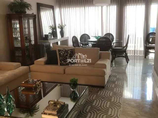 Sobrado com 330m² 4 quartos e 5 banheiros, à venda, no bairro Cidade Universitária em Petrolina