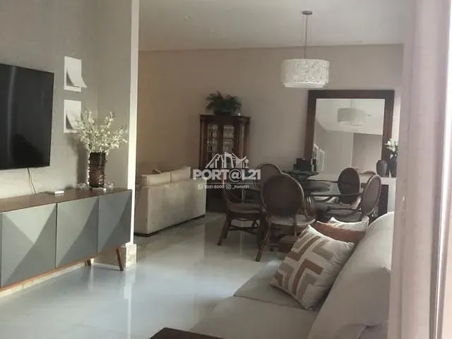 Sobrado com 330m² 4 quartos e 5 banheiros, à venda, no bairro Cidade Universitária em Petrolina