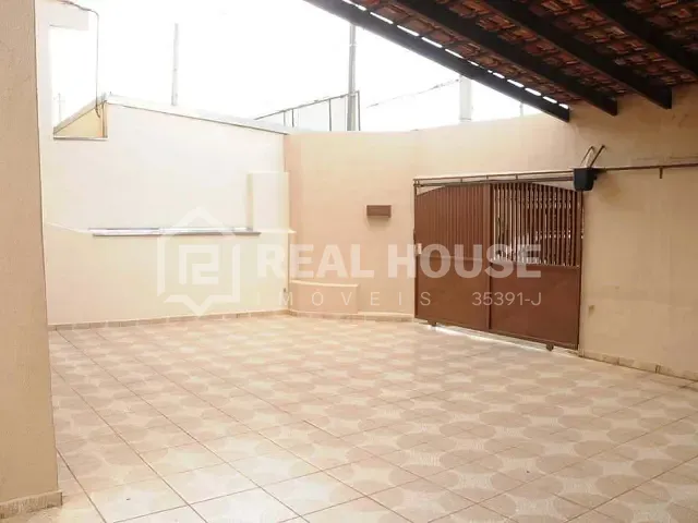 Sobrado com 250m² 2 quartos e 2 banheiros, à venda, no bairro Parque das Laranjeiras em Sorocaba