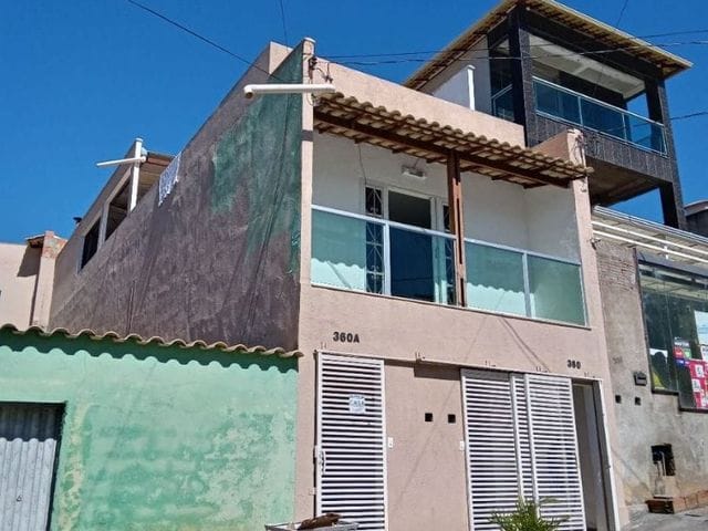 Sobrado com 180m² 5 quartos e 3 banheiros, à venda, no bairro Madri em Belo Horizonte