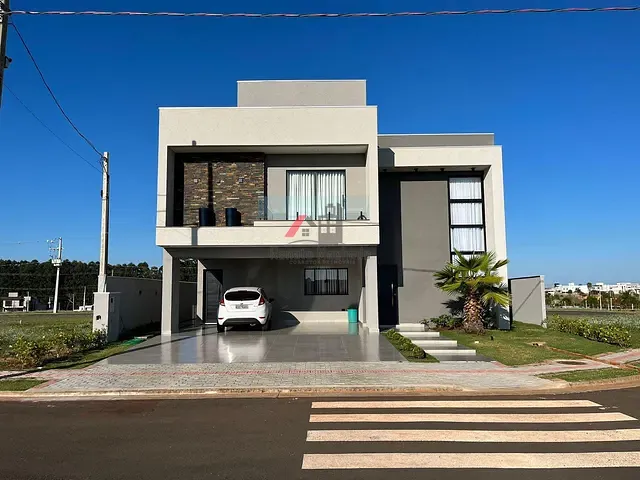 Sobrado com 328m² 4 quartos e 4 banheiros, à venda, no bairro Jardim Aeroporto em Rua Hermínio Antônio Pennacchi