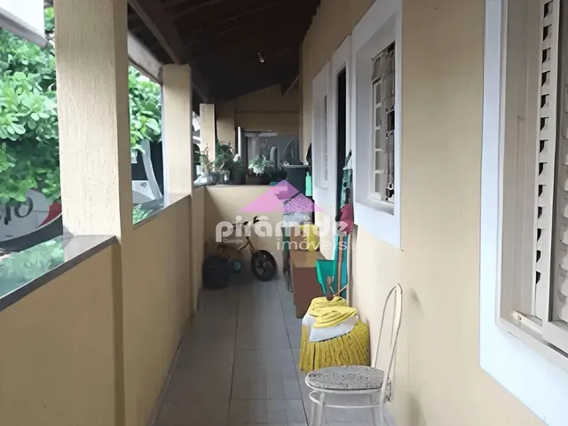 Sobrado com 187m² 8 quartos e 3 banheiros, à venda, no bairro Jardim Satélite em São José Dos Campos