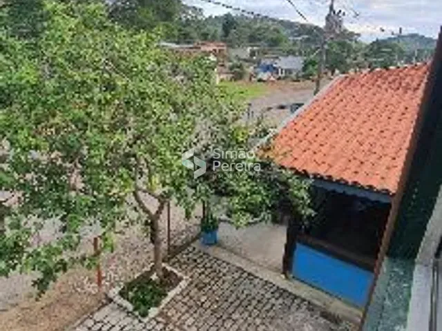 Sobrado à venda, no bairro Balança em Simão Pereira