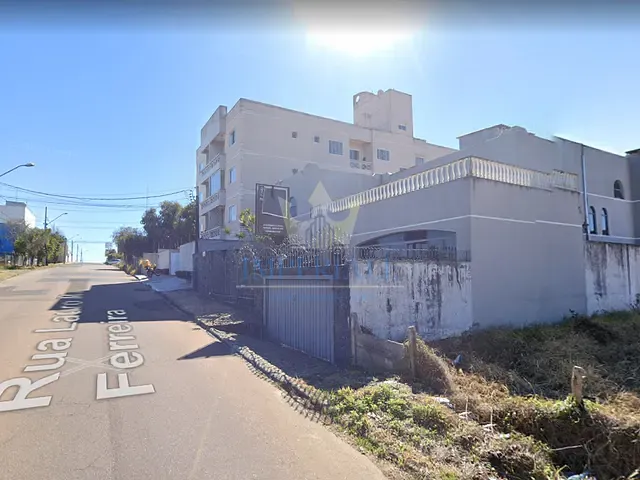 Sobrado com 675m² 4 quartos e 5 banheiros, à venda, no bairro Jardim Carvalho em Ponta Grossa