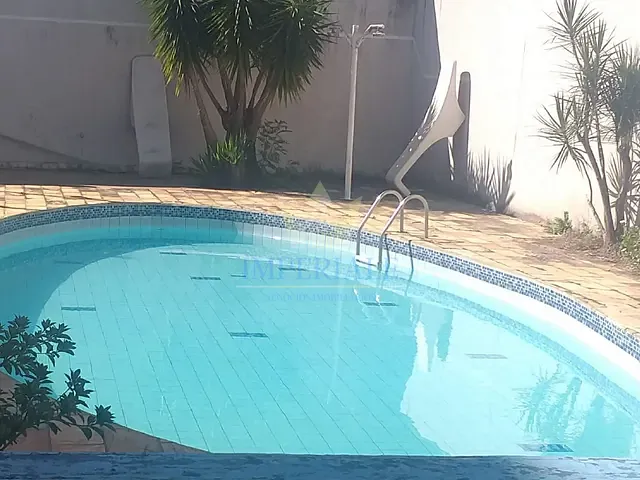Sobrado com 675m² 4 quartos e 5 banheiros, à venda, no bairro Jardim Carvalho em Ponta Grossa