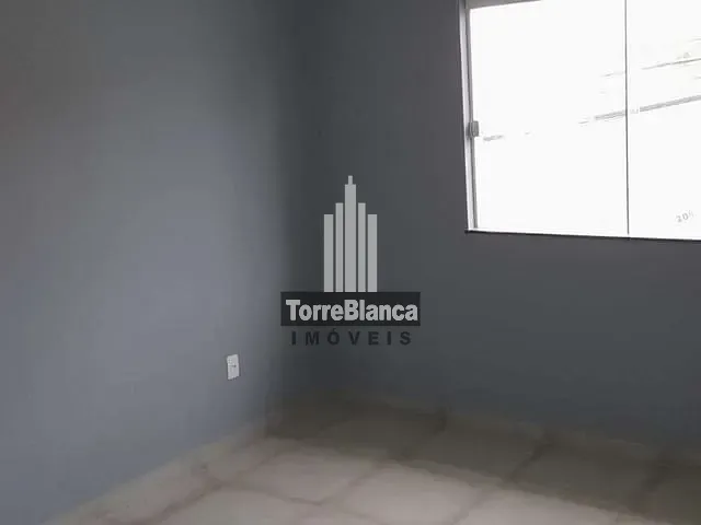 Sobrado 2 quartos e 2 banheiros, à venda, no bairro Nova Rússia em Ponta Grossa