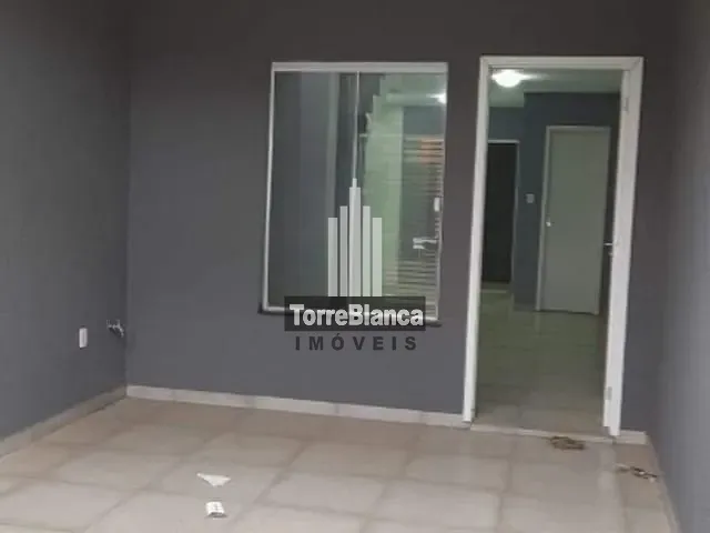 Sobrado 2 quartos e 2 banheiros, à venda, no bairro Nova Rússia em Ponta Grossa