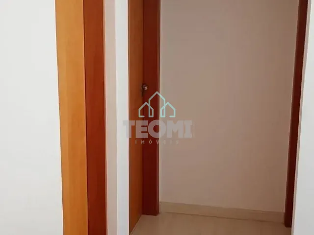 Sobrado com 200m² 3 quartos e 2 banheiros, à venda, no bairro Vila Areao em Taubaté