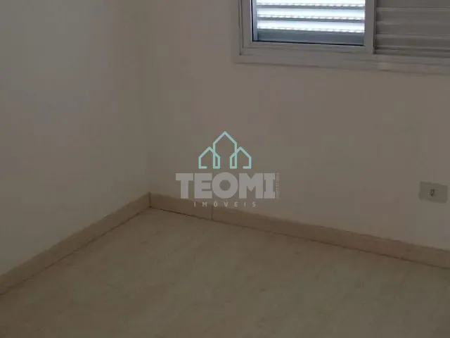 Sobrado com 200m² 3 quartos e 2 banheiros, à venda, no bairro Vila Areao em Taubaté