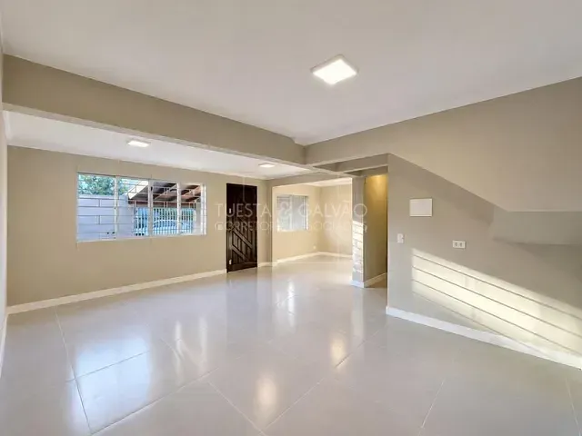 Sobrado com 95m² 3 quartos e 3 banheiros, à venda, no bairro Novo Mundo em Curitiba