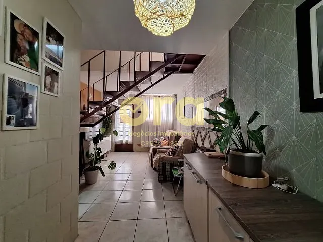 Sobrado com 44m² 2 quartos e 1 banheiro, à venda, no bairro Areal em Pelotas