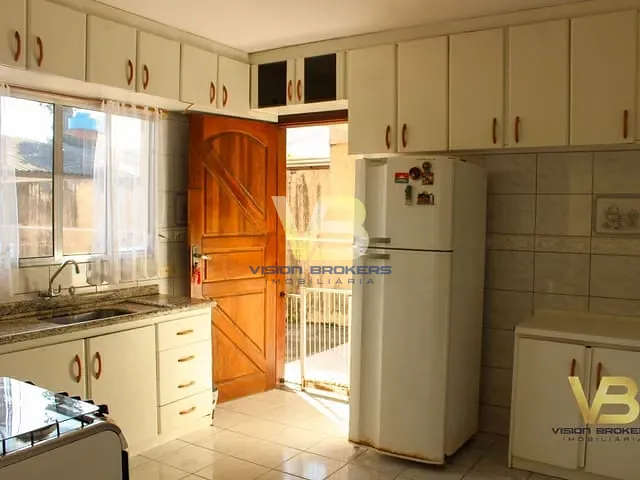 Sobrado com 400m² 4 quartos e 3 banheiros, à venda, no bairro Pineville em Pinhais