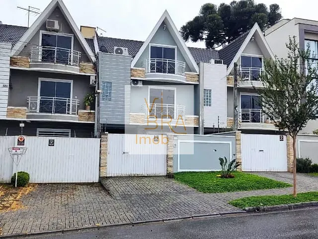 Sobrado 4 quartos e 4 banheiros, à venda, no bairro Água Verde em Curitiba