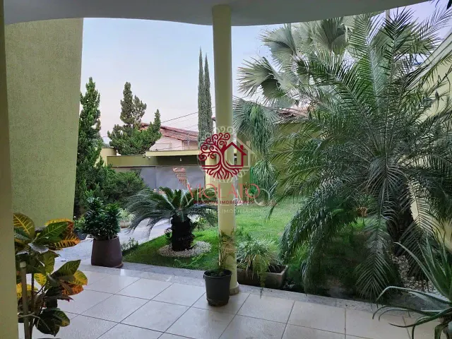 Sobrado com 445m² 3 quartos e 3 banheiros, à venda, no bairro Santo Antônio em Vespasiano