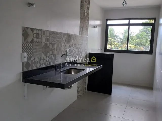 Sobrado com 78m² 2 quartos e 2 banheiros, à venda, no bairro Jardim Excelsior em Cabo Frio