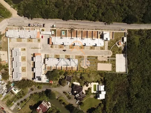Sobrado com 205m² 3 quartos e 3 banheiros, à venda, no bairro Areal em Pelotas