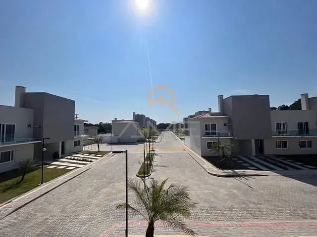 Sobrado com 205m² 3 quartos e 3 banheiros, à venda, no bairro Areal em Pelotas