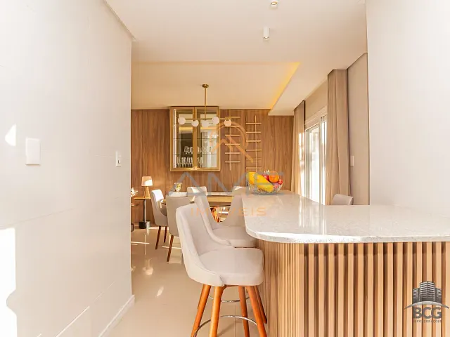 Sobrado com 205m² 3 quartos e 3 banheiros, à venda, no bairro Areal em Pelotas
