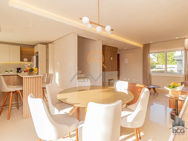 Sobrado com 205m² 3 quartos e 3 banheiros, à venda, no bairro Areal em Pelotas