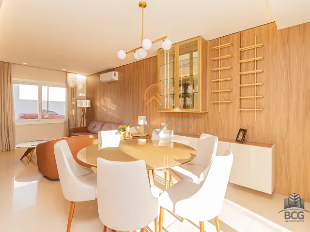 Sobrado com 205m² 3 quartos e 3 banheiros, à venda, no bairro Areal em Pelotas