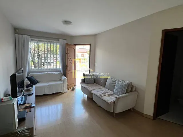 Sobrado com 275m² 3 quartos e 4 banheiros, à venda, no bairro Xaxim em Curitiba