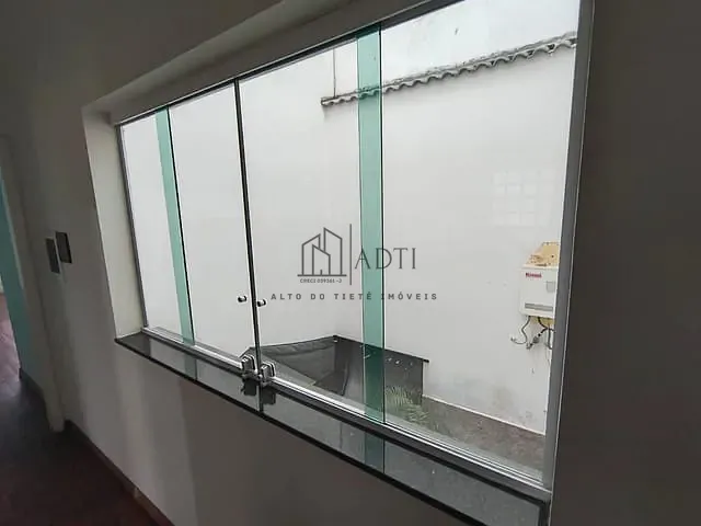 Sobrado com 500m² 5 quartos e 8 banheiros, à venda ou para alugar, no bairro Vila Lavínia em Mogi das Cruzes