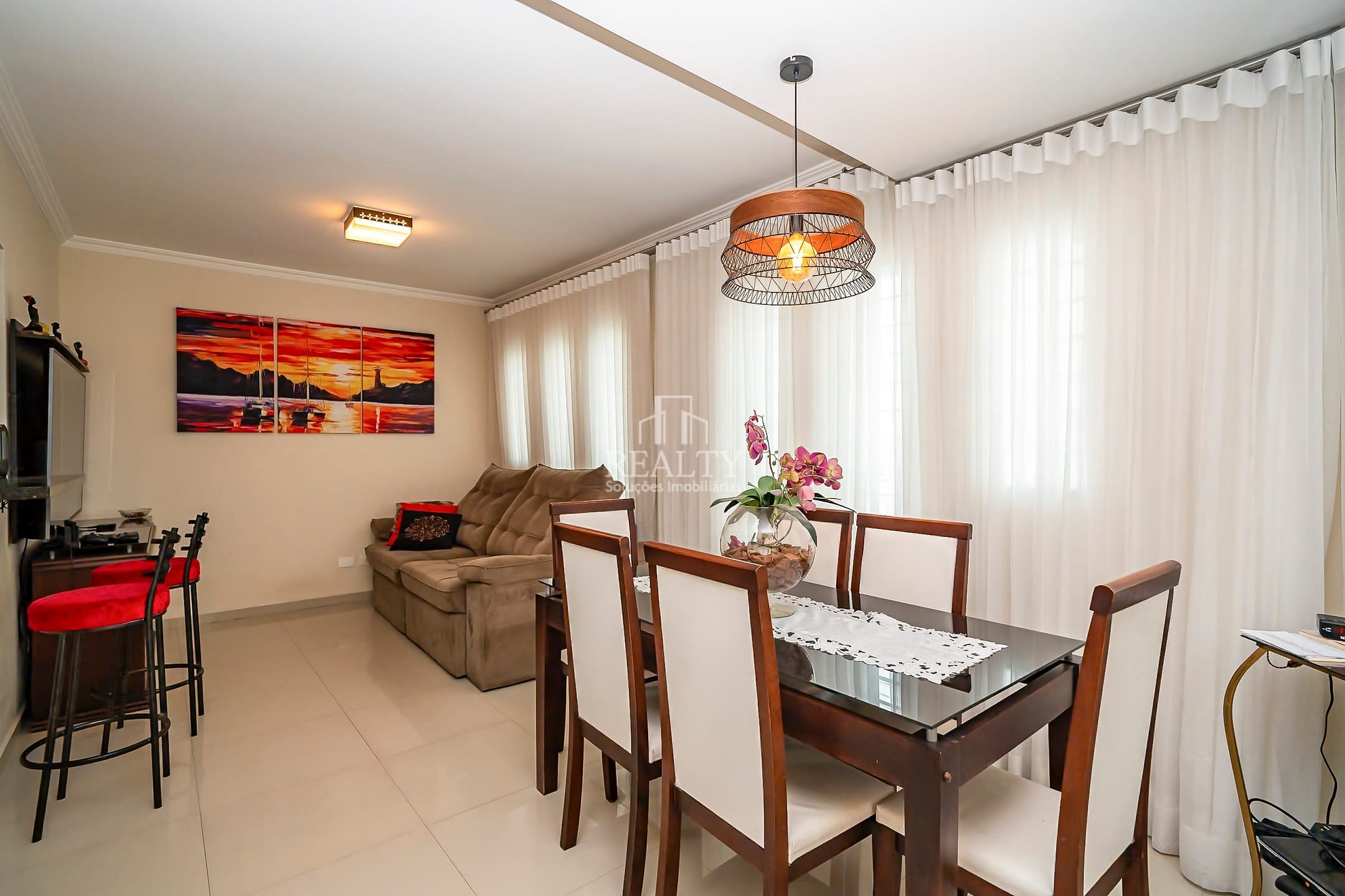 Sobrado à venda com 3 quartos, 180m² - Foto 1