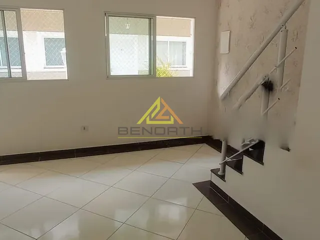 Sobrado 3 quartos e 2 banheiros, para alugar, no bairro Vila Mazzei em São Paulo