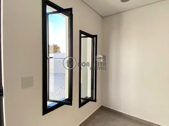 Sobrado 2 quartos e 2 banheiros, à venda, no bairro Jardim Santos Dumont III em Mogi das Cruzes