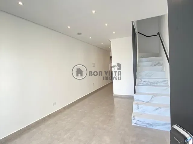 Sobrado 2 quartos e 2 banheiros, à venda, no bairro Jardim Santos Dumont III em Mogi das Cruzes