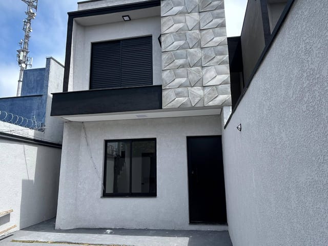 Sobrado 3 quartos e 3 banheiros, à venda, no bairro Vila Cecília em Mogi das Cruzes