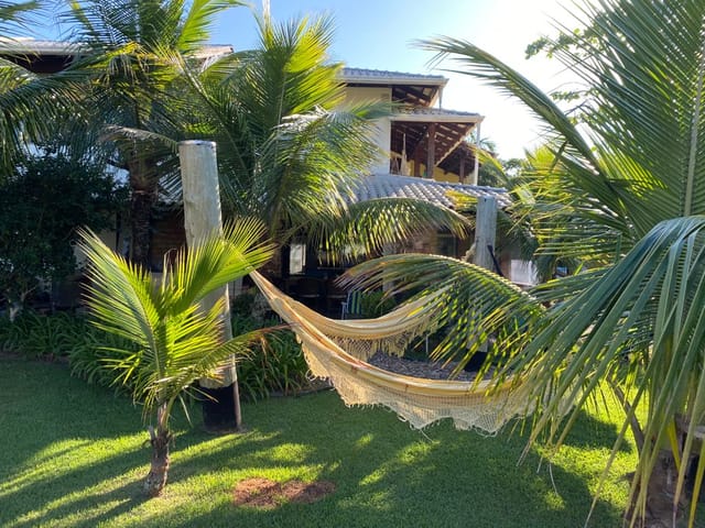 Sobrado com 700m² 4 quartos e 4 banheiros, à venda, no bairro Praia de Armação em Penha