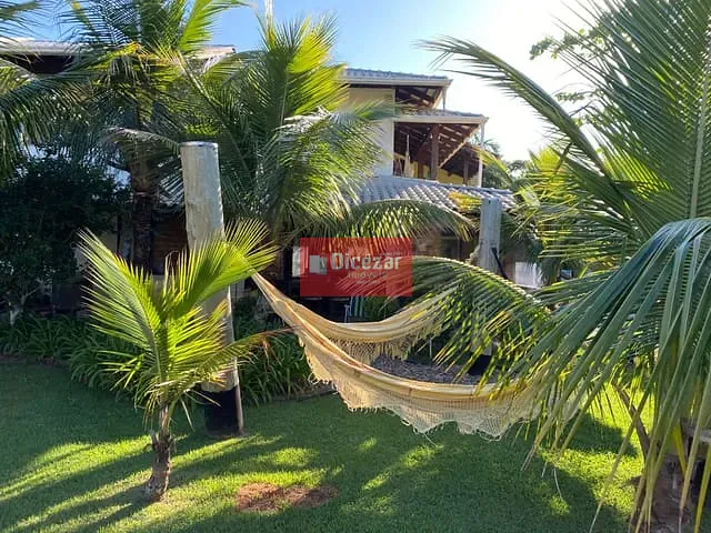 Sobrado com 700m² 4 quartos e 4 banheiros, à venda, no bairro Praia de Armação em Penha