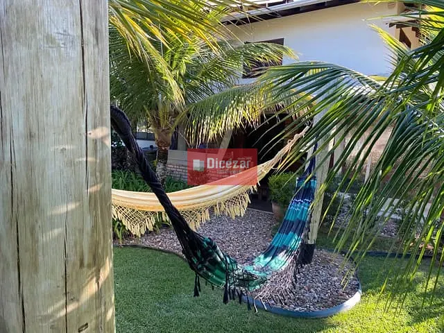Sobrado com 700m² 4 quartos e 4 banheiros, à venda, no bairro Praia de Armação em Penha