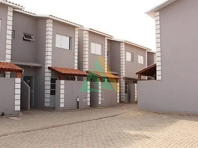 Sobrado com 80m² 2 quartos e 1 banheiro, à venda, no bairro Chácara Pantanal Engenho Velho em Mogi Guaçu