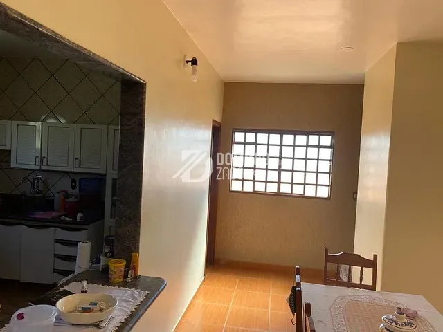 Sobrado com 300m² 2 quartos e 1 banheiro, à venda, no bairro Leblon em Uberaba