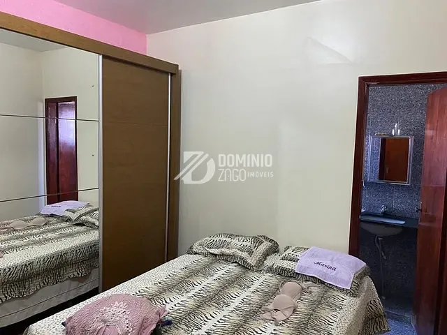 Sobrado com 300m² 2 quartos e 1 banheiro, à venda, no bairro Leblon em Uberaba