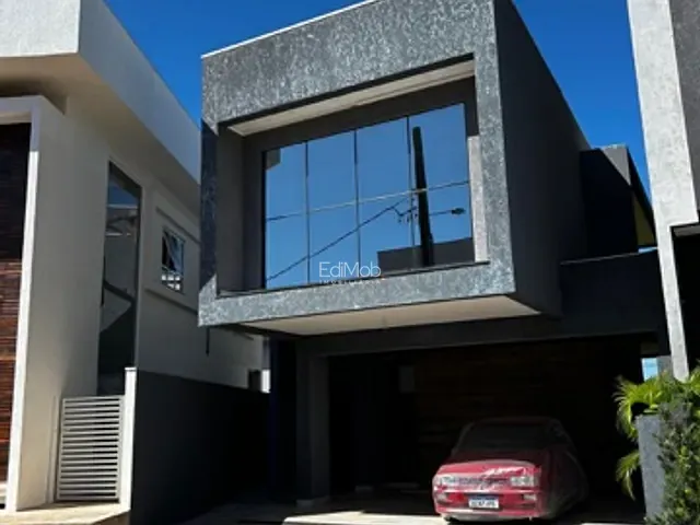 Sobrado com 196m² 3 quartos e 4 banheiros, à venda, no bairro FAG em Cascavel