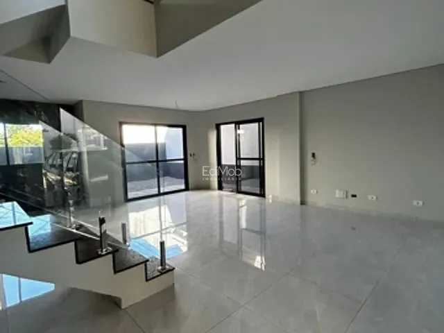 Sobrado com 196m² 3 quartos e 4 banheiros, à venda, no bairro FAG em Cascavel