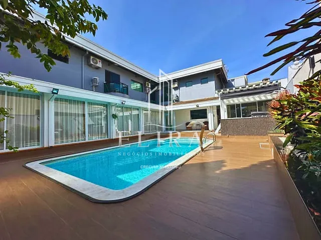 Sobrado com 390m² 4 quartos e 4 banheiros, à venda, no bairro Vila Cordenonsi em Americana