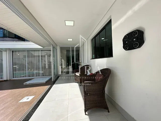 Sobrado com 390m² 4 quartos e 4 banheiros, à venda, no bairro Vila Cordenonsi em Americana