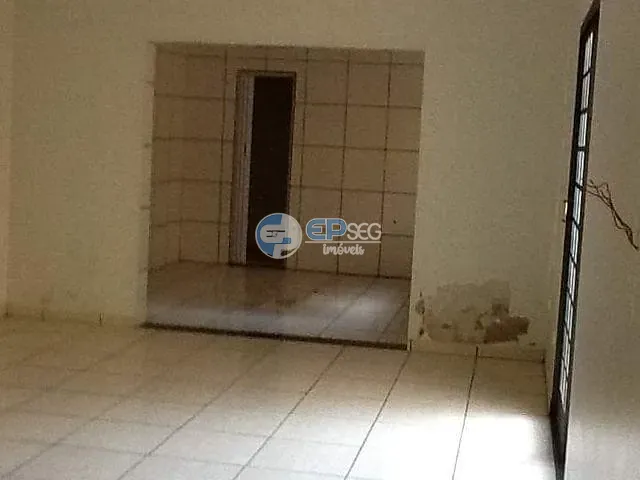 Sobrado com 250m² 6 quartos e 5 banheiros, à venda, no bairro Vila Matarazzo em Londrina